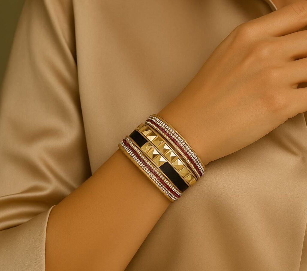 manchette pour femme doré et strass tendance 2025